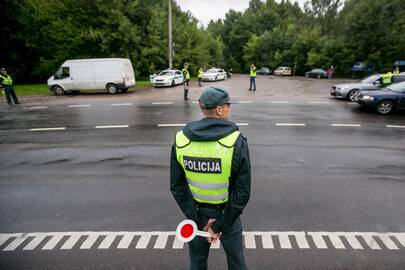 Neaiškumai: jeigu kyla ginčų, kas eismo įvykio kaltininkas, reikėtų kviesti policijos pareigūnus.