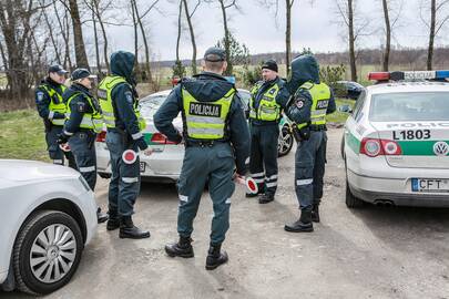 Patikra: kelių policininkai labai dažnai rengia reidus, kurių metu kreipia dėmesį ir į vairuotojų dokumentus.