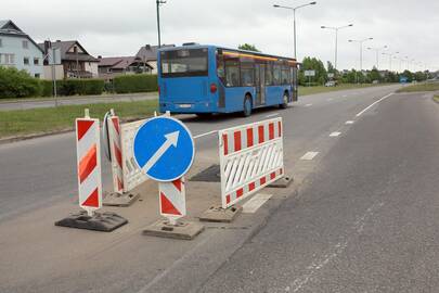 Danga: užbaigus šulinių ir aplink juos esančios dangos remontą, Liepojos gatvė taps lygesnė.