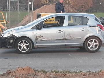 Paradoksai: po eismo įvykio draudikai klaipėdietei kompensavo tik pusę tikrosios "Opel" vertės. Šių pinigų nepakanka, kad suremontuota mašina vėl galėtų važinėti Lietuvos keliais.