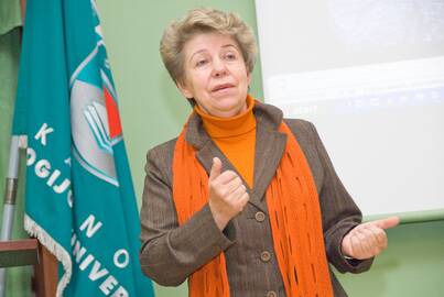 B. Strakšienė