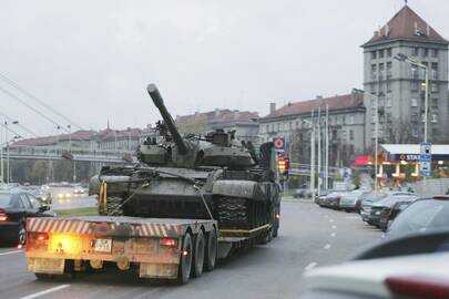 Neaišku, ar 2008 m. į Vilnių išgabenti karinės technikos eksponatai sugrįš į Kauną.