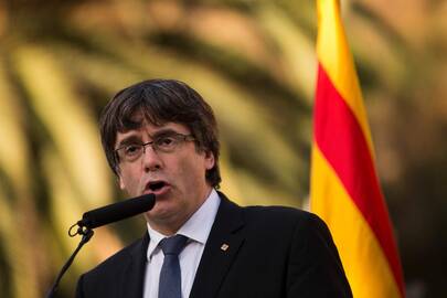 Carlesas Puigdemont'as