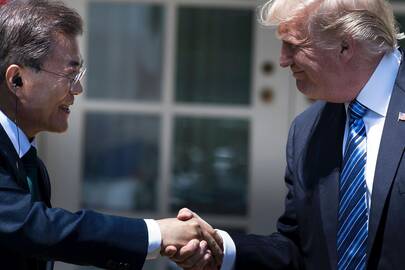 Moon Jae-inas ir Donaldas Trumpas