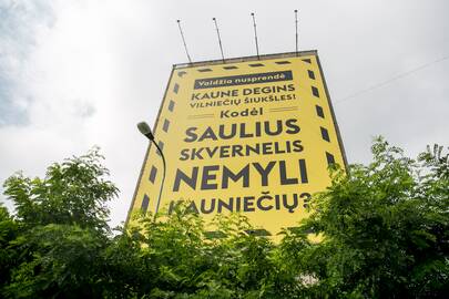 Dėmesys: kauniečiai į S.Skvernelį kreipėsi dideliu plakatu.