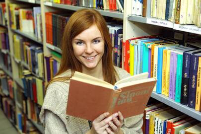 Nepersistengia: šiandien tik filologijos studentai ir bibliotekų darbuotojai dar pavarto sinonimų žodynus, kitiems tokios knygos – ne itin aktualios.