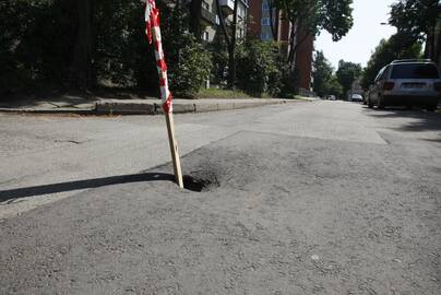 Kliūtis: savaitgalį Karklų gatve automobiliais važiavę klaipėdiečiai matė štai tokį vaizdą.