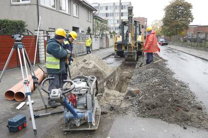 Sprendimas: Sportininkų gyvenamajame rajone klojami lietaus nuotekų tinklai.