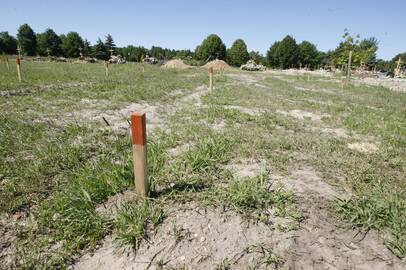 Sprendimas: į naująjį Lėbartų kapinių kvartalą, kuriame šaltuoju metų laiku paprastai kaupiasi vanduo, atvežta grunto.