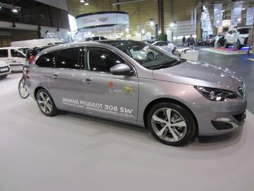 „Peugeot“ stendas parodoje „Riga International Motor Show 2014“