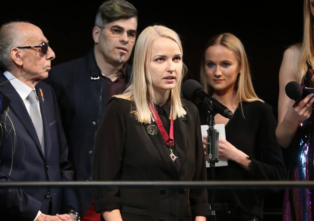 „Auksiniai scenos kryžiai“ 