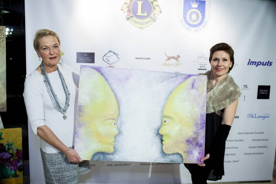 Labdaros vakaras „Svajok baltai“  