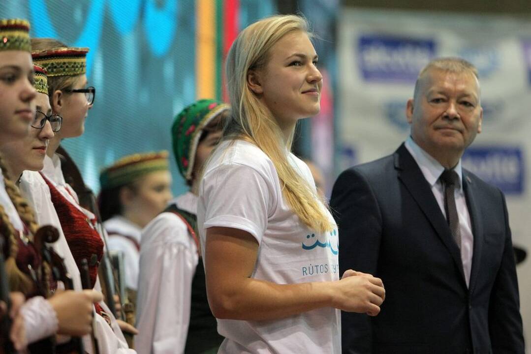 Alytuje vyko šeimų plaukimo estafetės varžybos Rūtos Meilutytės taurei laimėti.