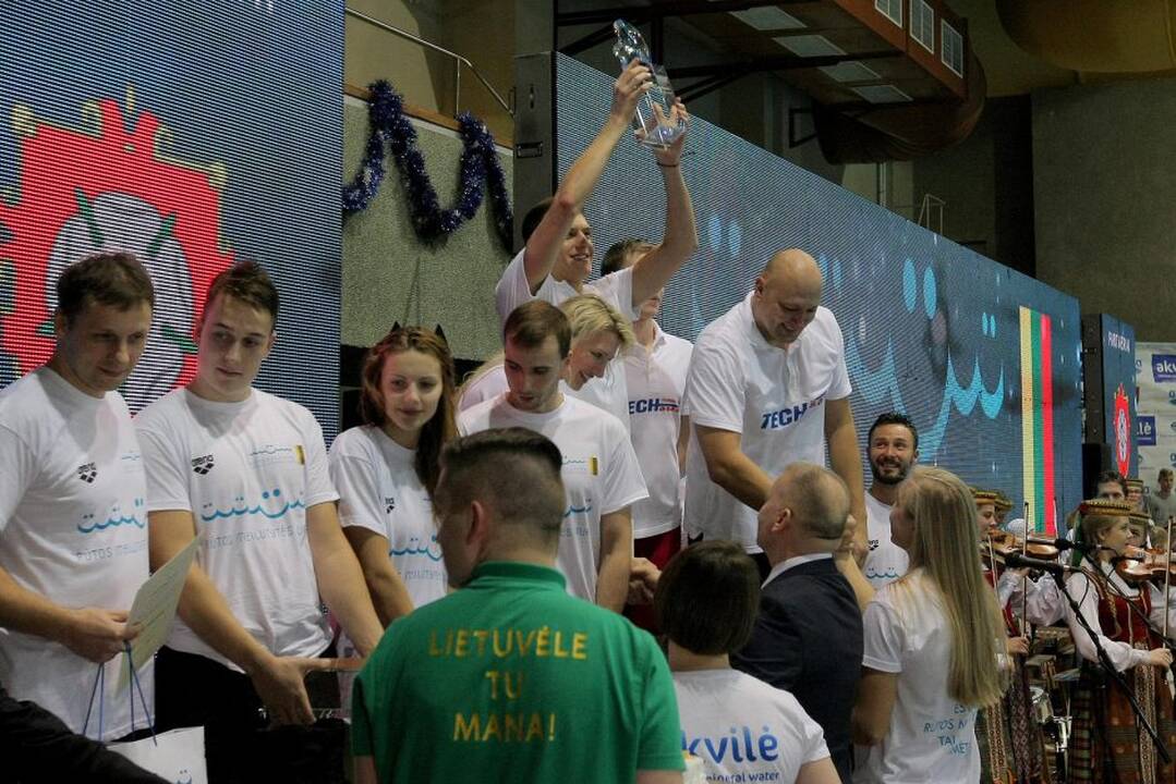 Alytuje vyko šeimų plaukimo estafetės varžybos Rūtos Meilutytės taurei laimėti.