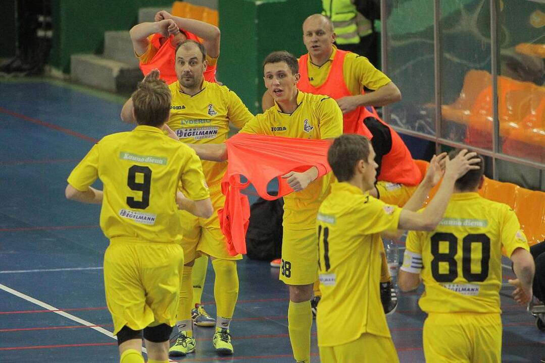 Salės futbolo A lygoje Kauno „Vytis-Zenitas“ 12:2 sutriuškino Mažeikių „VIP“.