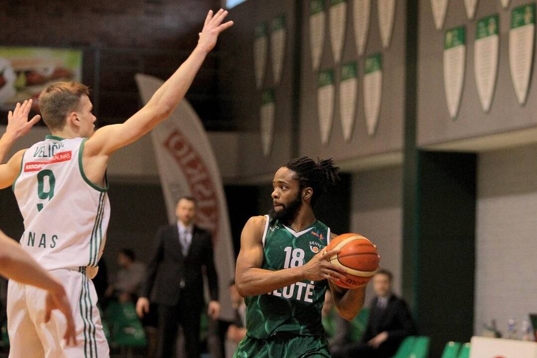 Nacionalinės krepšinio lygos aštuntfinalis: Kauno „Žalgiris-2“ – „Šilutė“ 94:71.