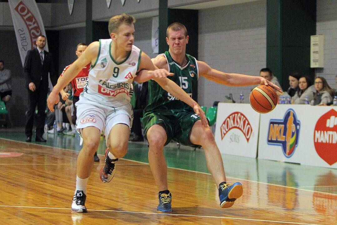 Nacionalinės krepšinio lygos aštuntfinalis: Kauno „Žalgiris-2“ – „Šilutė“ 94:71.