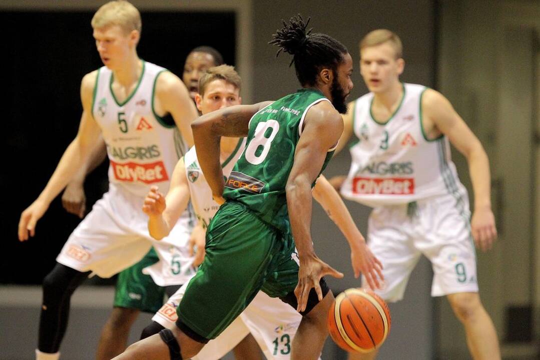 Nacionalinės krepšinio lygos aštuntfinalis: Kauno „Žalgiris-2“ – „Šilutė“ 94:71.