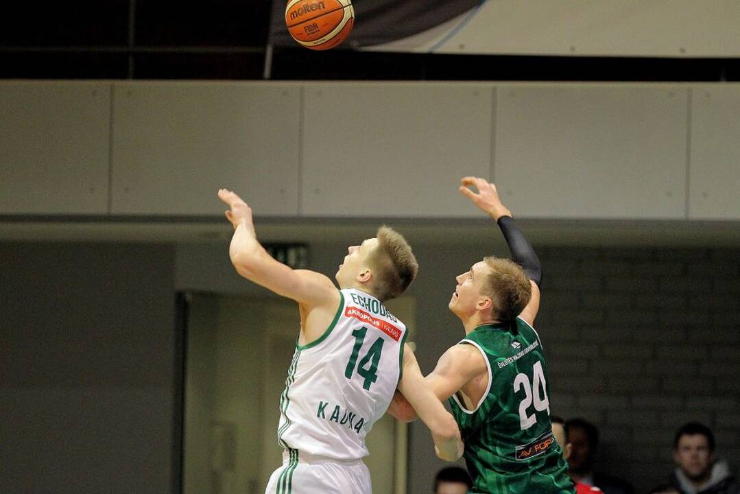 Nacionalinės krepšinio lygos aštuntfinalis: Kauno „Žalgiris-2“ – „Šilutė“ 94:71.