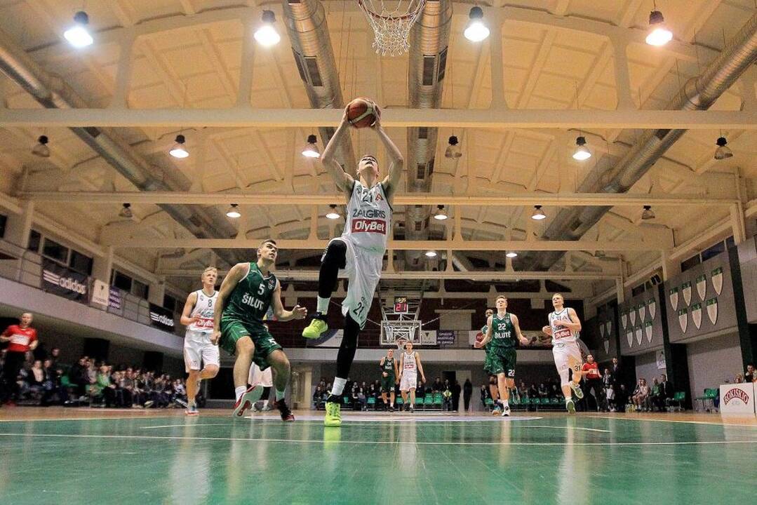 Nacionalinės krepšinio lygos aštuntfinalis: Kauno „Žalgiris-2“ – „Šilutė“ 94:71.