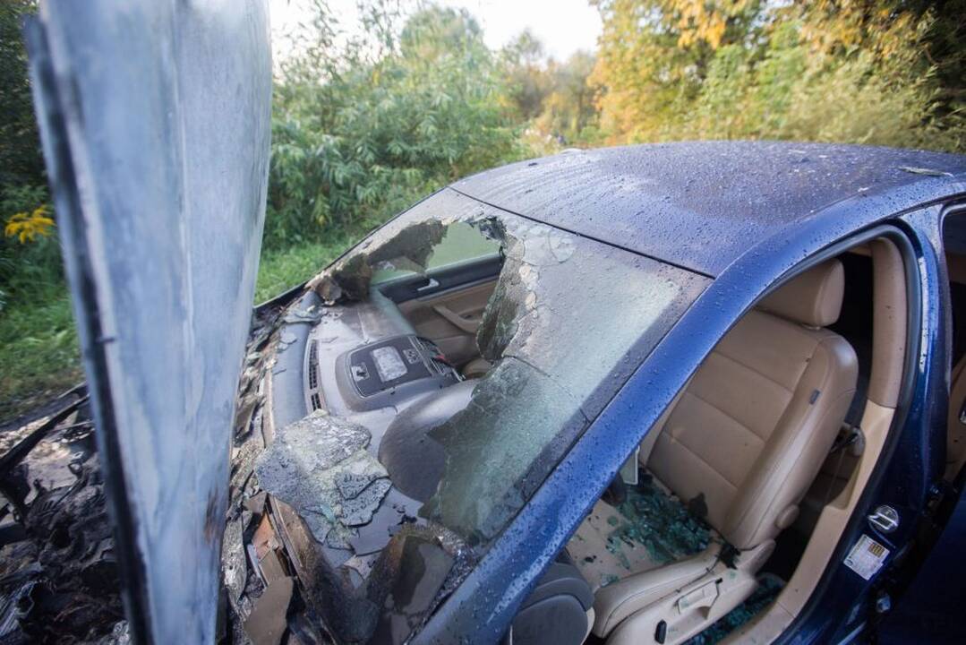 Užsidegė automobilis