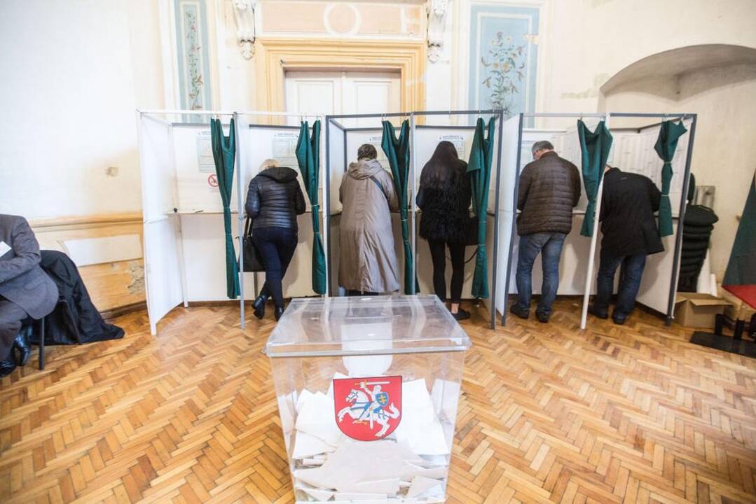 Kauniečiai balsuoja aktyviai