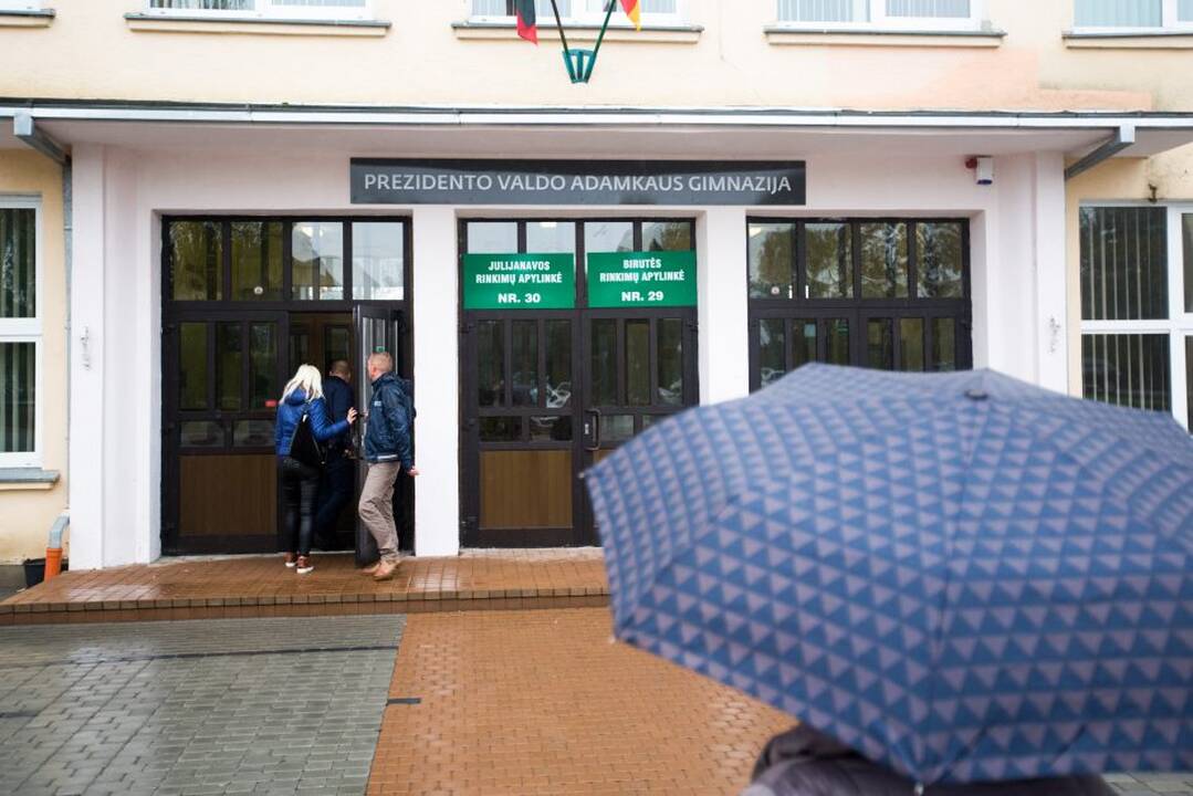 Kauniečiai balsuoja aktyviai