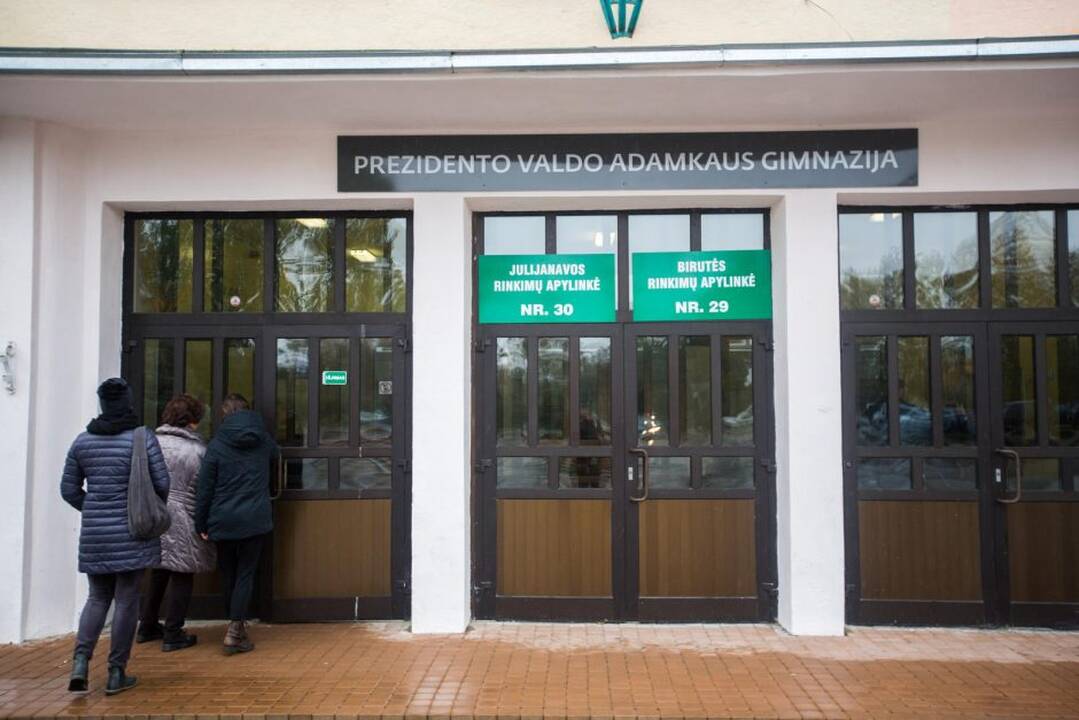 Kauniečiai balsuoja aktyviai