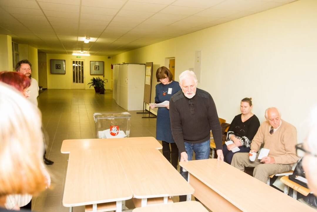 Kauniečiai balsuoja aktyviai