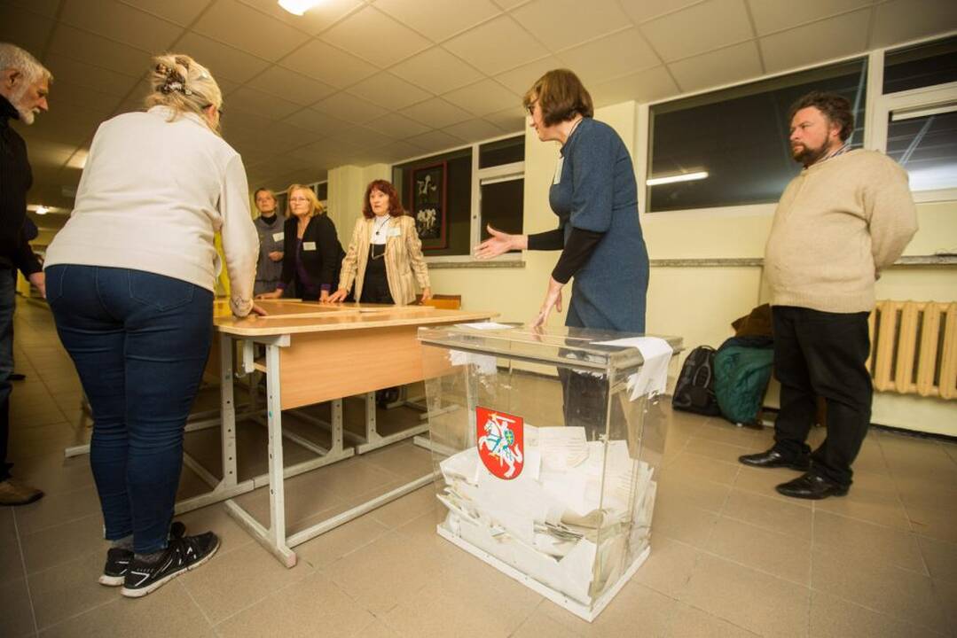 Kauniečiai balsuoja aktyviai