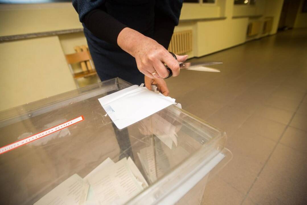 Kauniečiai balsuoja aktyviai