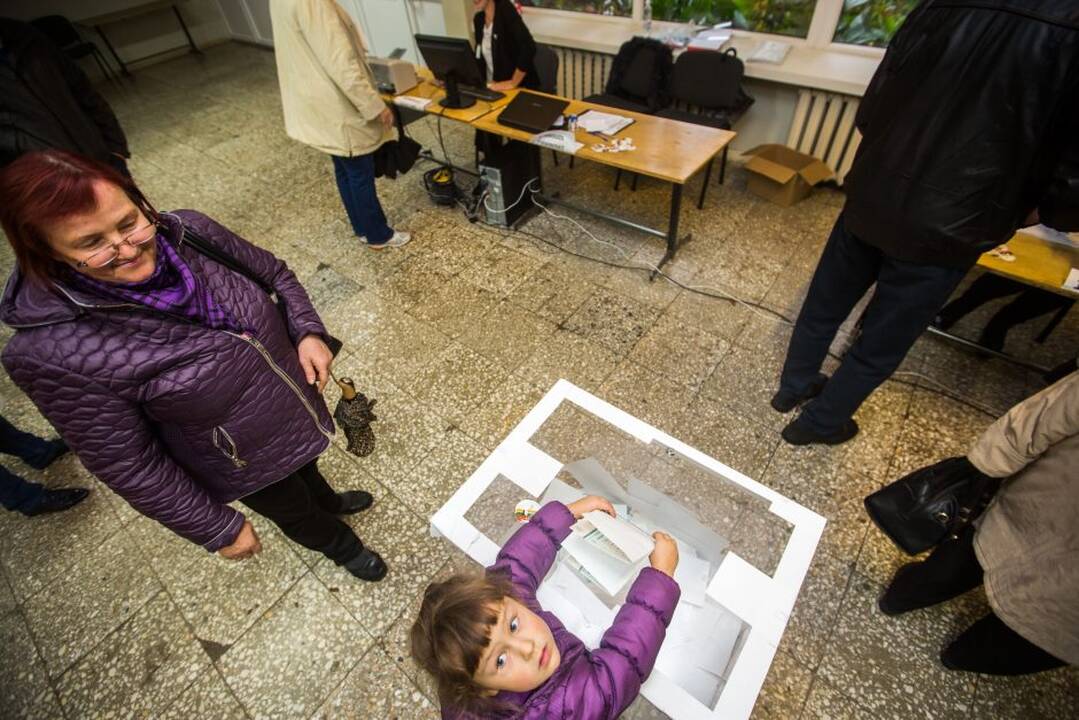 Kauniečiai balsuoja aktyviai