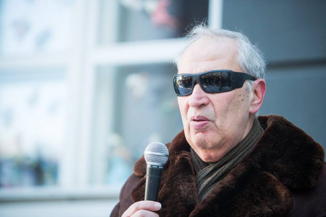 Lentos atidengimas