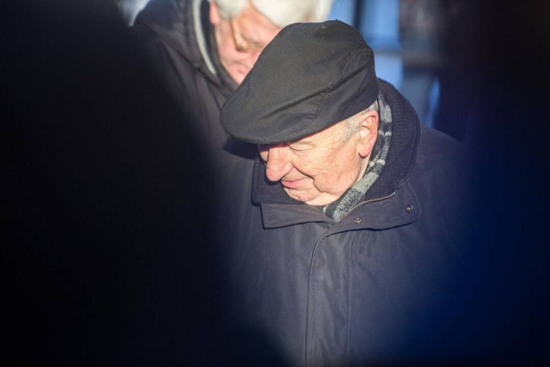 Lentos atidengimas