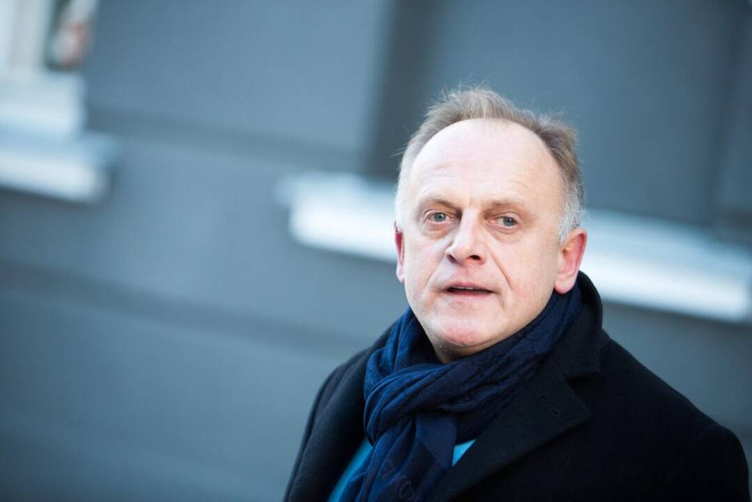 Lentos atidengimas