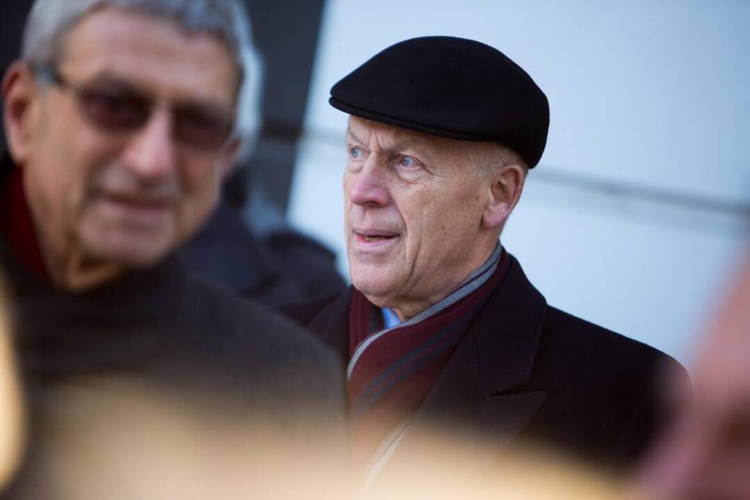 Lentos atidengimas