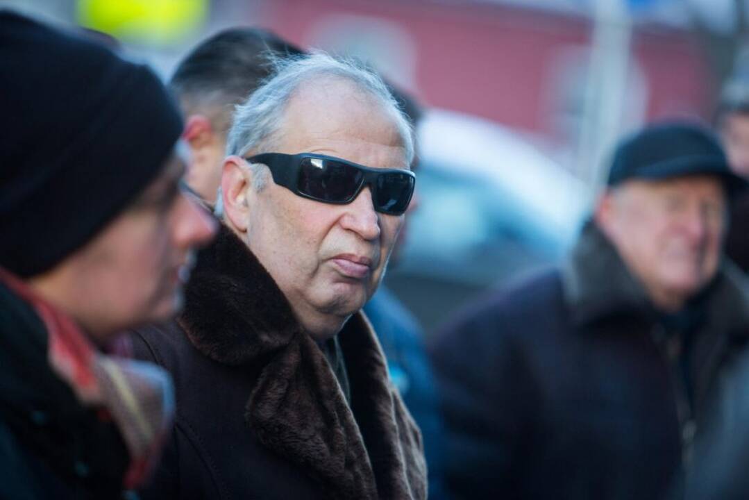Lentos atidengimas