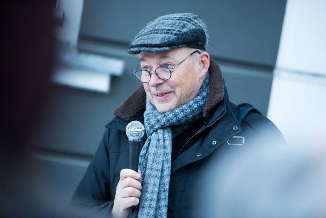 Lentos atidengimas