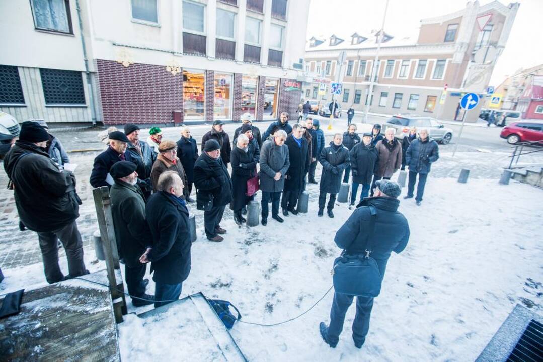 Lentos atidengimas
