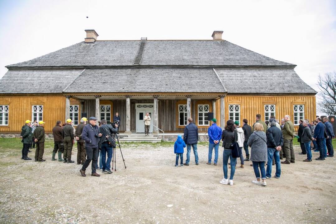 Ąžuolų klonų sodinimo akcija Rumšiškėse