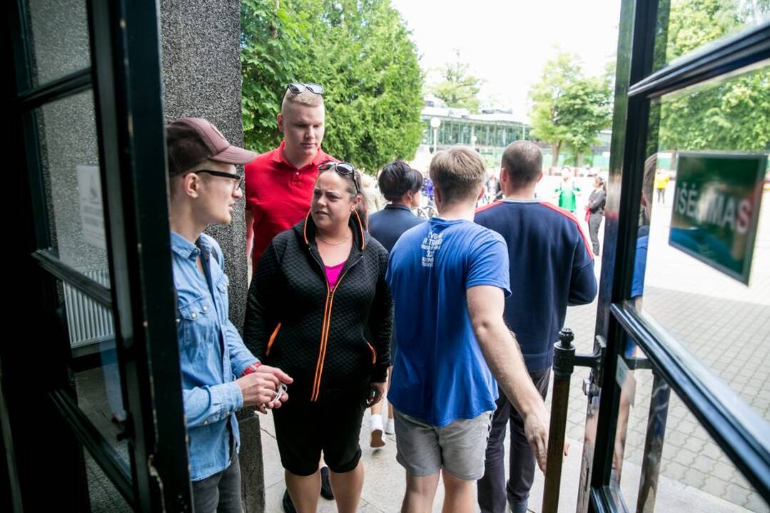 Protesto akcija „Kabinu sportbatį ant vinies 2018“