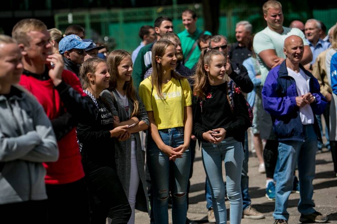 Protesto akcija „Kabinu sportbatį ant vinies 2018“