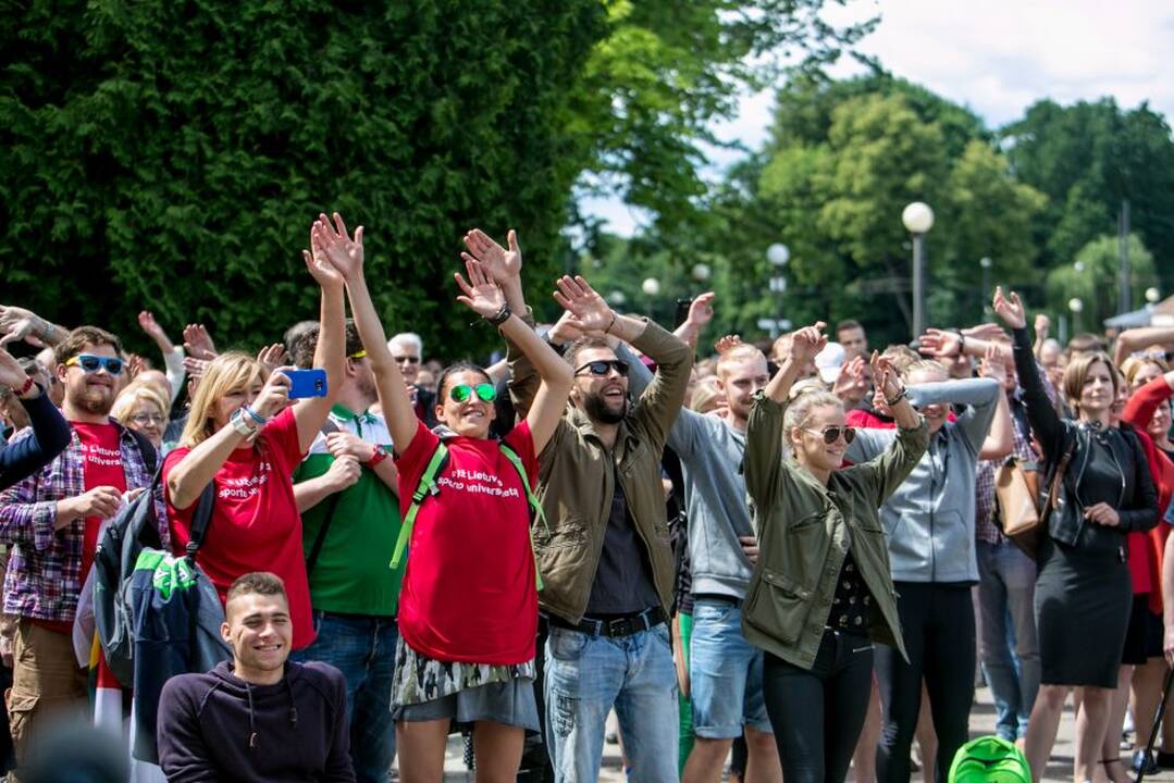 Protesto akcija „Kabinu sportbatį ant vinies 2018“