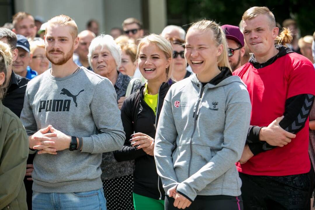 Protesto akcija „Kabinu sportbatį ant vinies 2018“