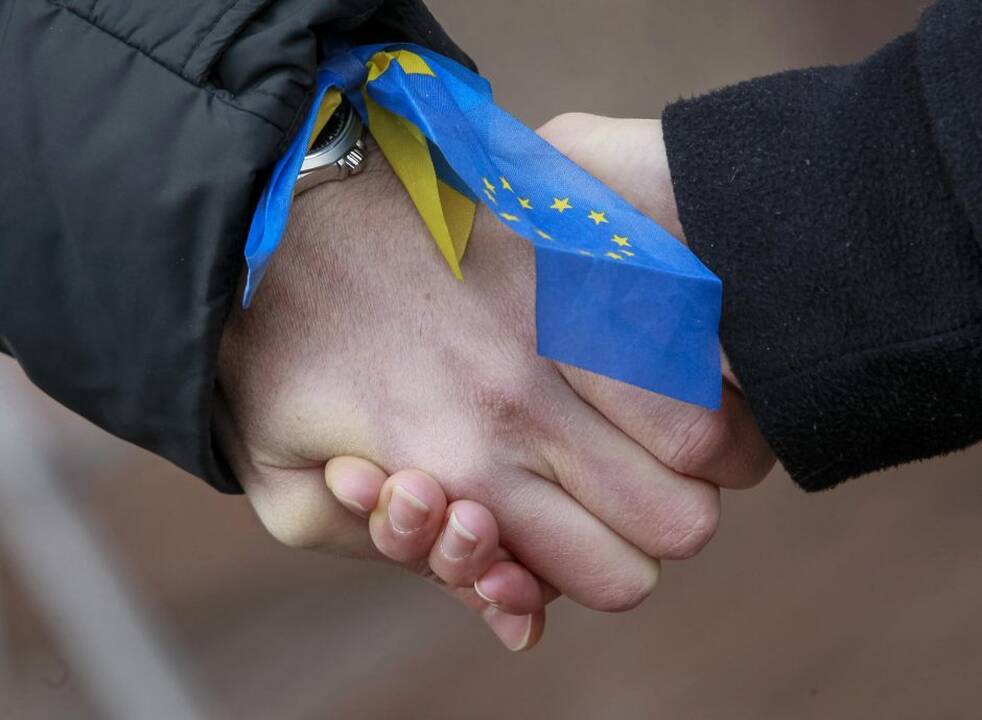 Ukrainos sostinėje - protestai ir gyva grandinė
