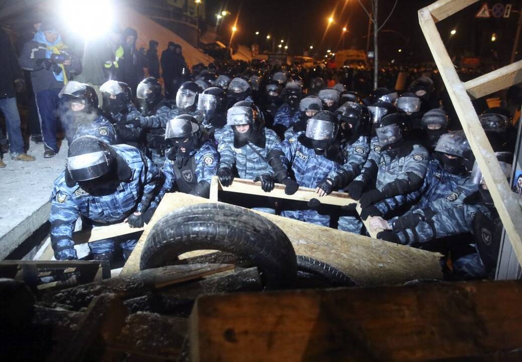 Ukrainos milicija šturmavo Nepriklausomybės aikštę Kijeve