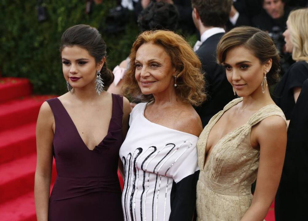 Pokylyje „Met ball“ triumfavo senojo stiliaus spindesys