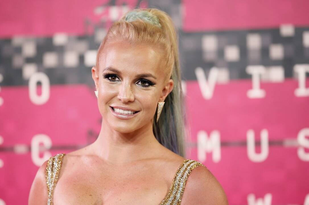 MTV muzikos apdovanojimų ceremonija 2015