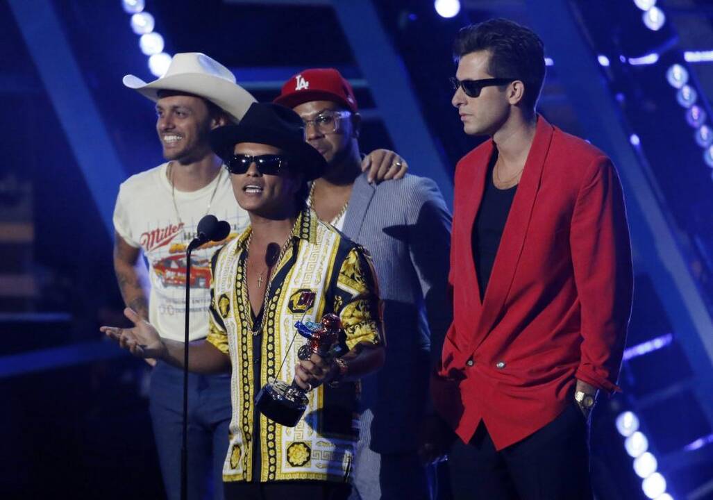 MTV muzikos apdovanojimų ceremonija 2015