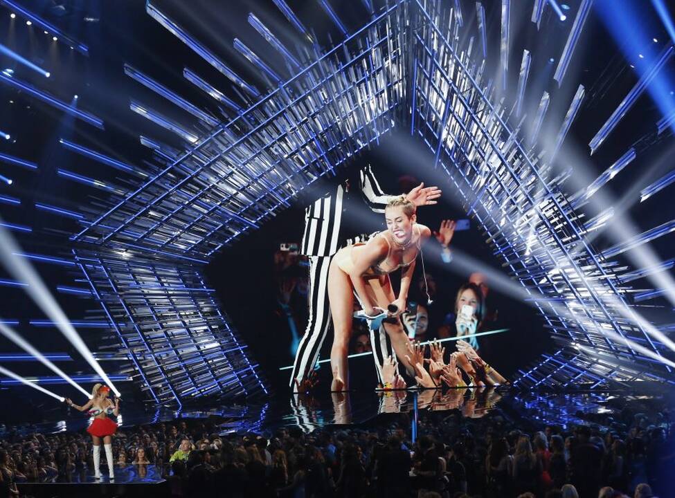 MTV muzikos apdovanojimų ceremonija 2015